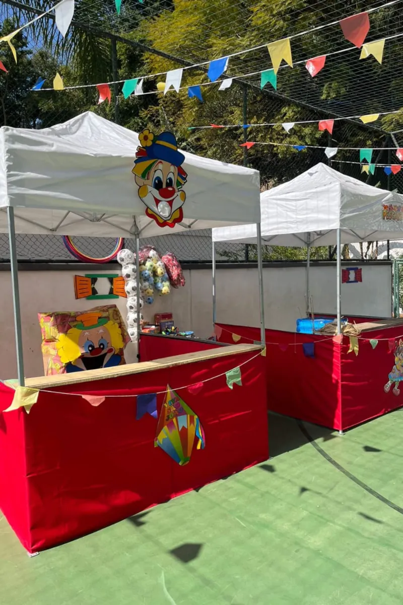 Barracas temáticas decoradas para festa junina